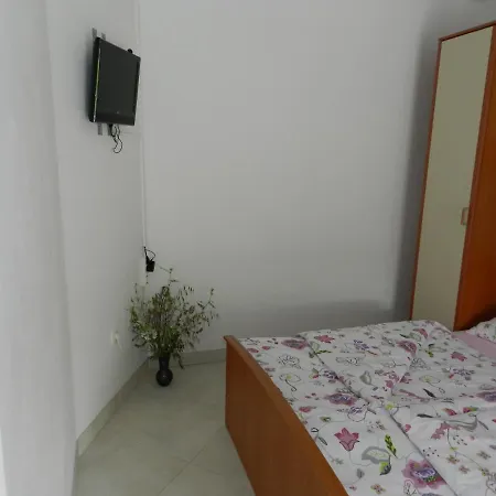 Apartman Lucija Jurkovic *